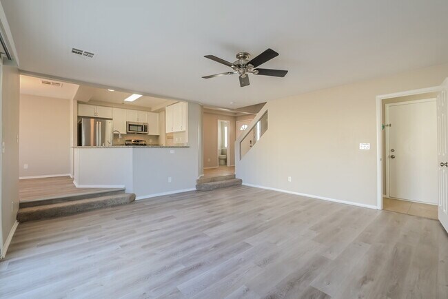 Foto del edificio - 8336 Feather Duster Ct