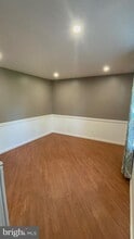 Building Photo - 10 Pensdale Ln