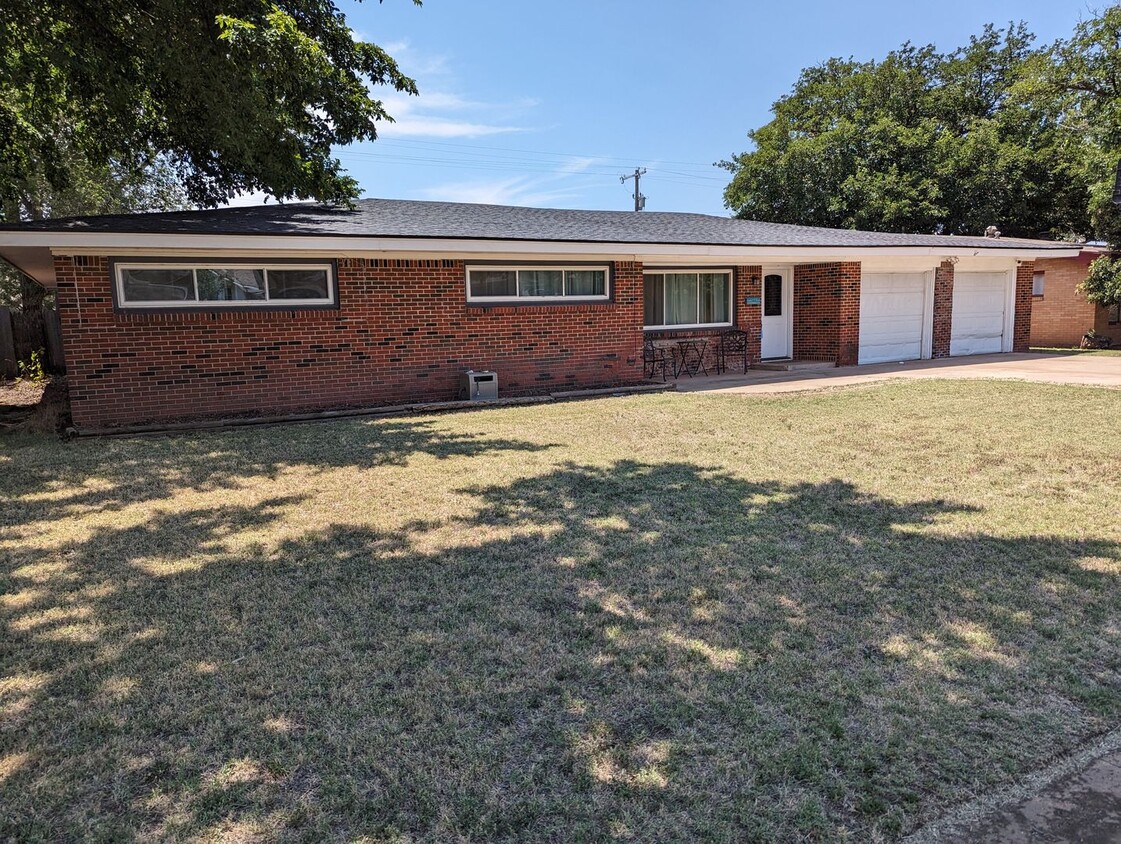 Foto principal - ****Large Remodeled Home***