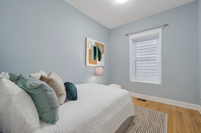 Foto del edificio - 3805 N Ravenswood Ave