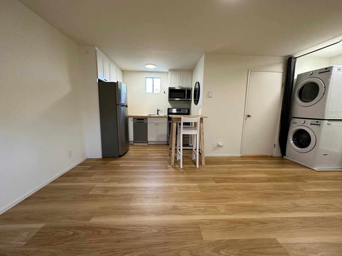 Foto principal - 1313 S Claremont St