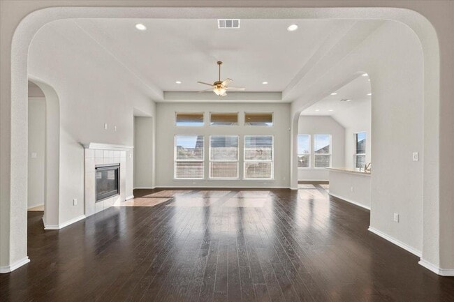 Foto del edificio - 532 Stone River Dr