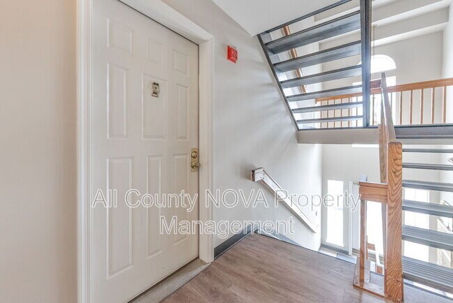 Foto del edificio - 8511 Falls Run Rd