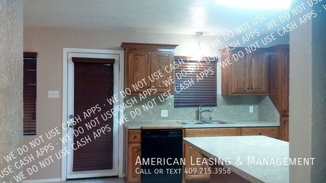 Building Photo - 2807 West Boston-