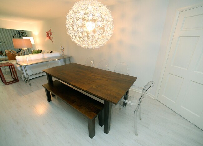 Building Photo - 20 Celestial Way