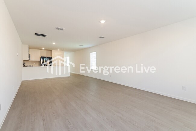 Building Photo - 1025 Calley Pear Trl