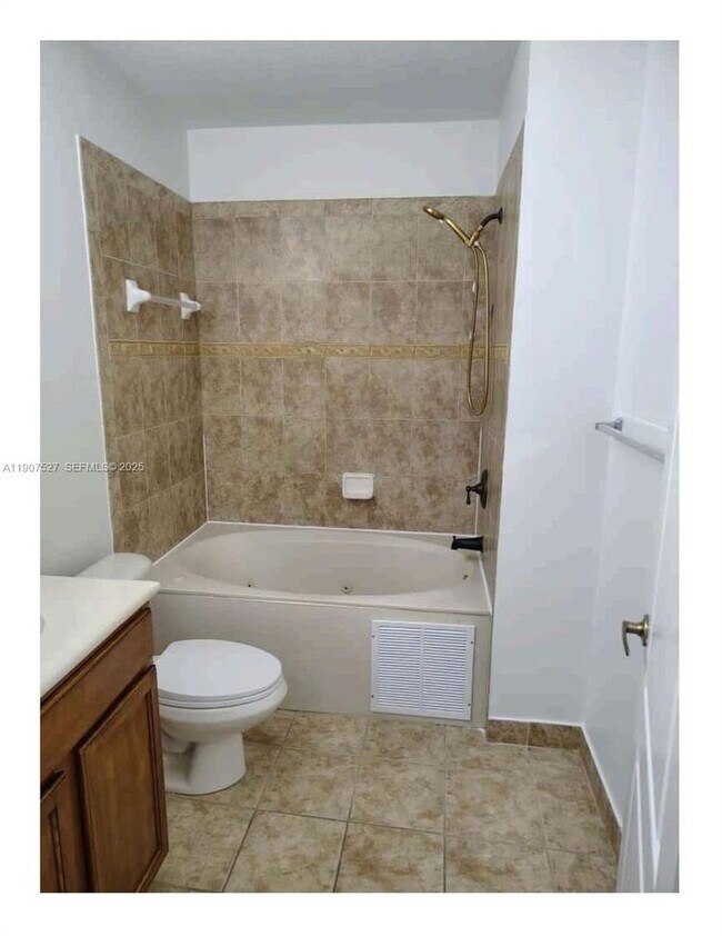 Foto del edificio - 21207 NW 14th Pl