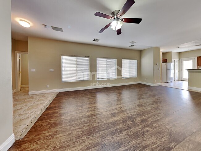 Foto del edificio - 8845 Red Fox Dr