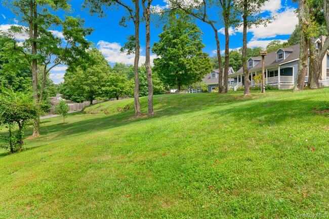 Building Photo - 492 Willow Brook Rd
