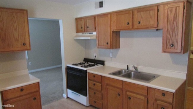 Foto del edificio - 2 br, 1 bath House - 121 76th St SE
