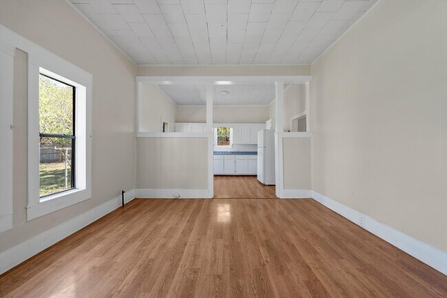 Building Photo - 4420 Southerland Rd