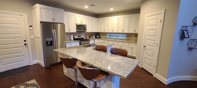 Foto del edificio - 3303 Kilgore St