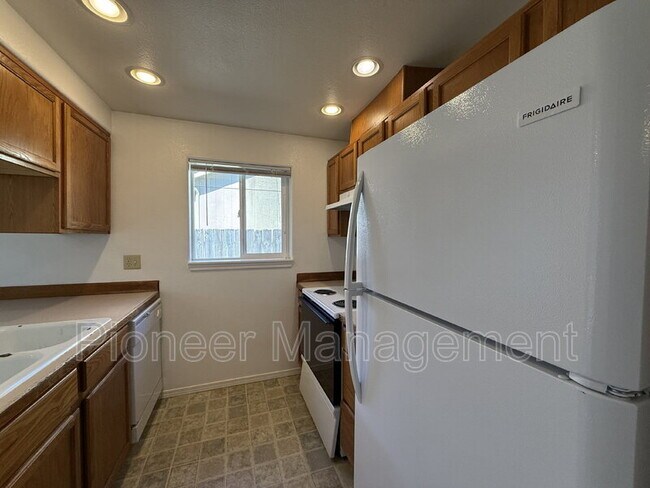 Building Photo - 1362 Bramblewood Ln