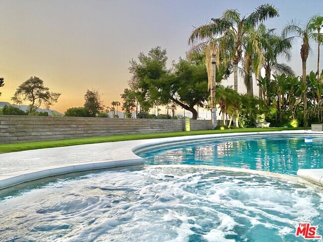 Building Photo - 2085 S Pebble Beach Dr