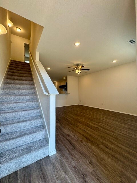 Building Photo - 507 Ashwood St