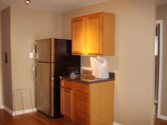 Foto del edificio - 1567 Ridge Ave