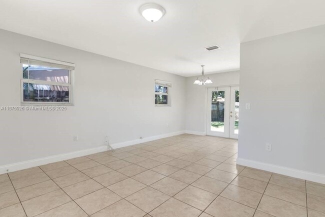 Building Photo - 1101 N 71st Terrace