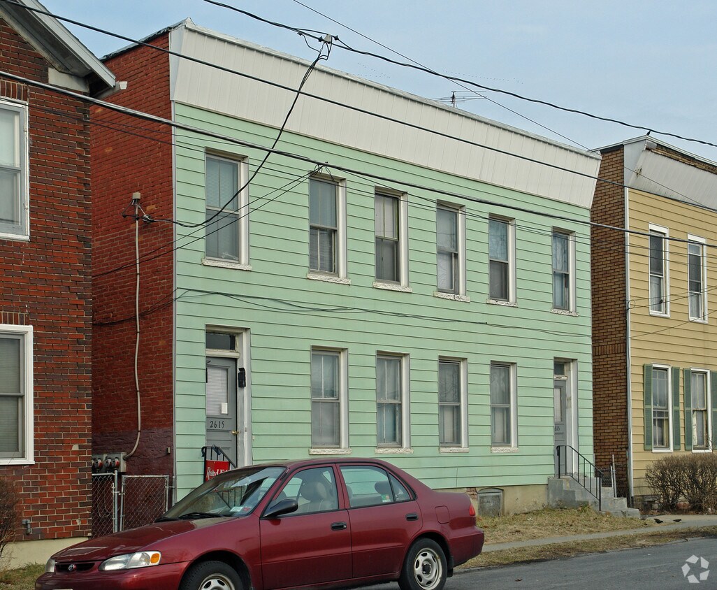 Primary Photo - 2615 3rd Ave