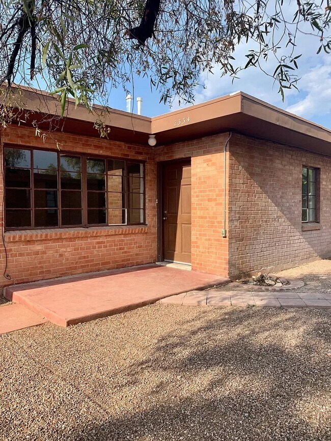 Foto del edificio - 2334 N Richey Blvd