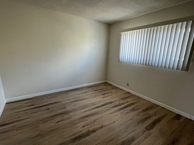 Foto del edificio - 25350 Oak St