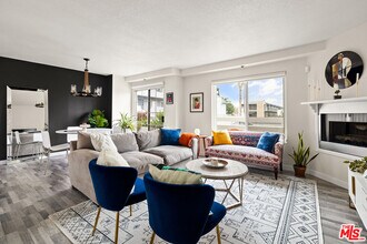 Building Photo - 252 W Spazier Ave