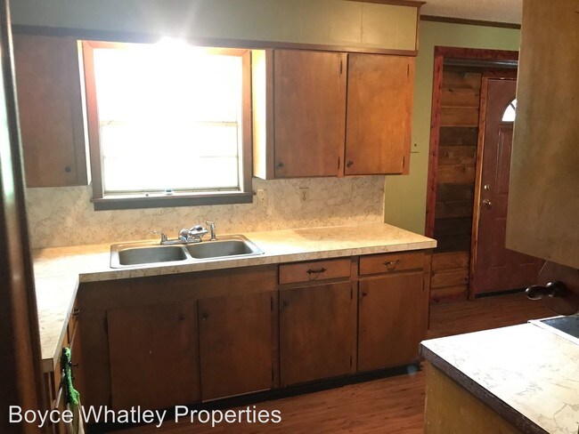 Building Photo - 3 br, 1.5 bath House - 813 Dogwood Tr.