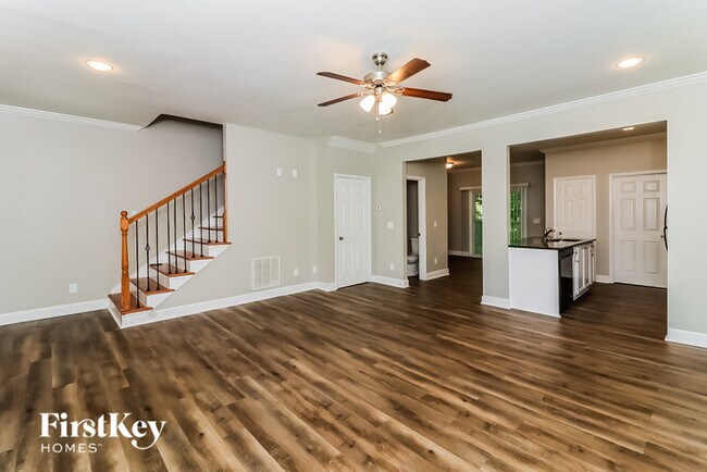 Foto del edificio - 2447 Claude St NW