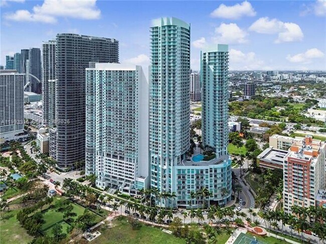 Foto del edificio - 1900 N Bayshore Dr