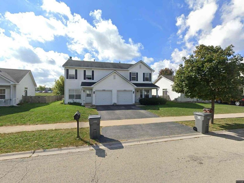 2270 Margaret Dr, Montgomery, IL 60538 Apartment for Rent in