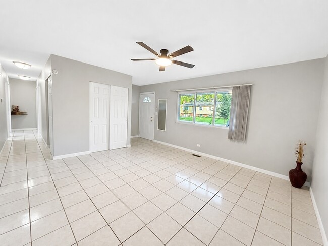 Foto del edificio - 6847 Hawthorne Ln