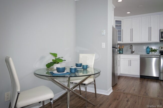 Foto del edificio - 255 E Main St