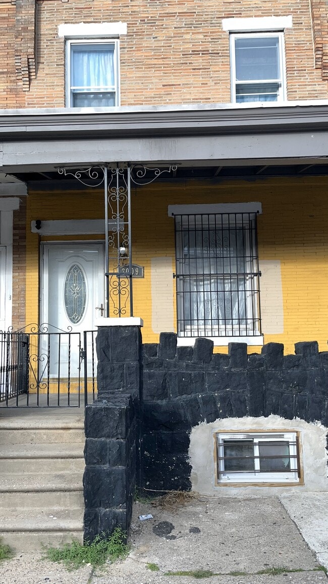 Building Photo - 2009 E Tioga St