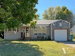 Foto principal - Cozy 2-Bedroom, 1-Bath Across From Pythian...