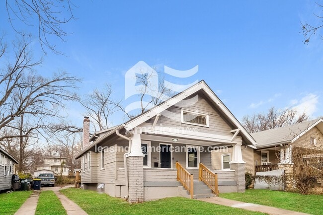 Building Photo - 5840 Park Ave