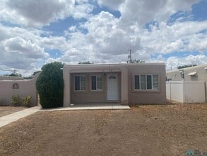 Building Photo - 906 Bullock Ct