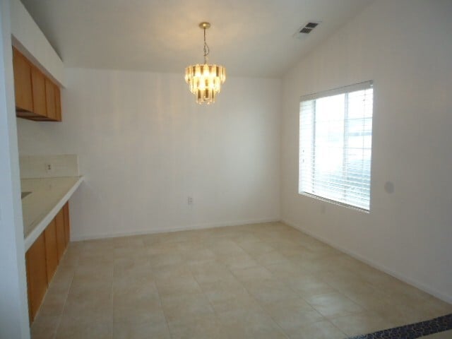 Foto del edificio - 1986 W Roby Ave