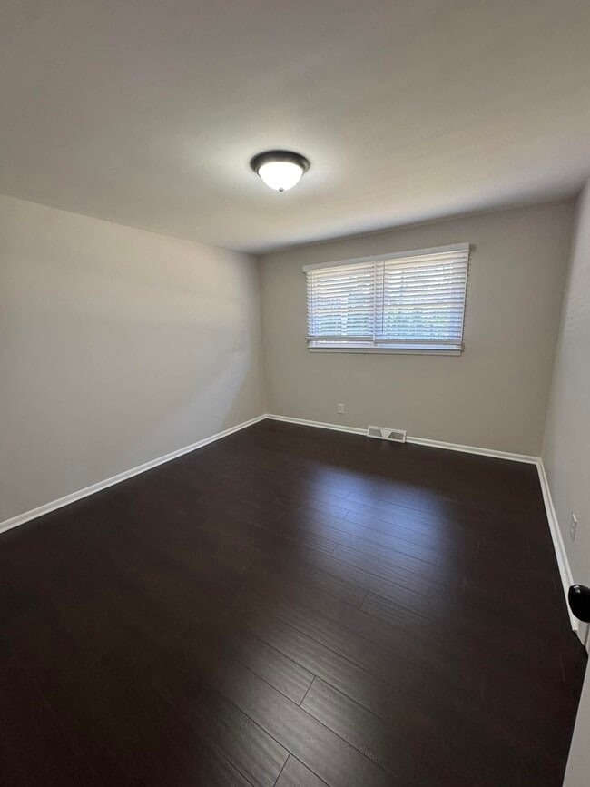 Building Photo - 148 Westhaven St