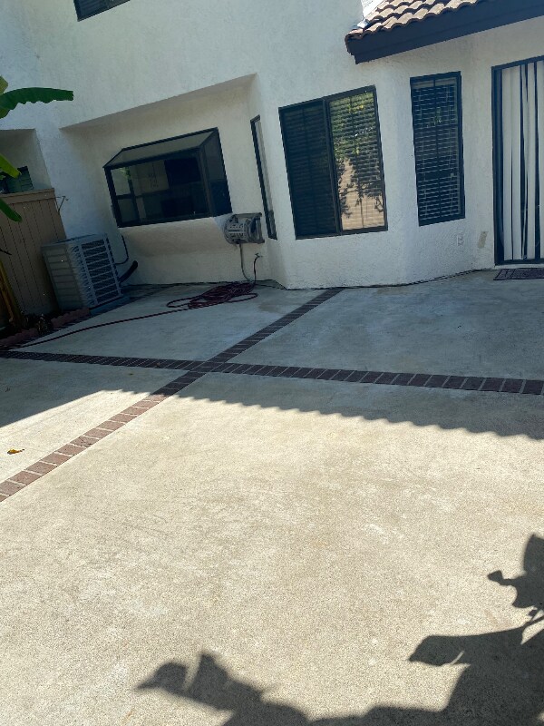 Building Photo - 12 Windy Hill Ln