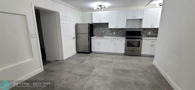 Foto del edificio - 308 NW 2nd Ave