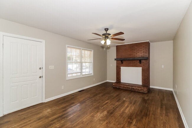 Building Photo - 454 New St