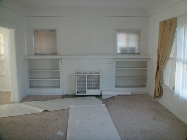 Building Photo - 6900 S Figueroa St