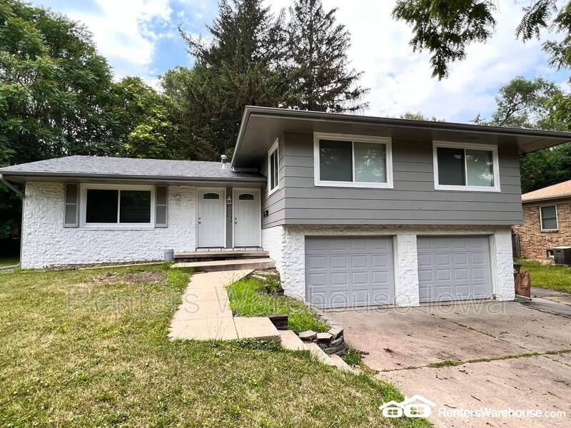 1330 63rd St, Windsor Heights, IA 50324 Condo for Rent in Windsor