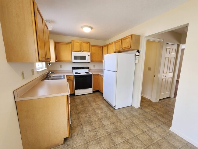 Building Photo - Applewood Townhomes - 28