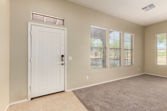 Building Photo - Lots of sq ft for the money! Excellent loc...