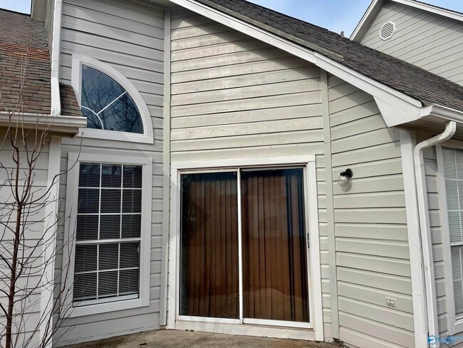 Foto del edificio - 127 Stone Meadow Ln