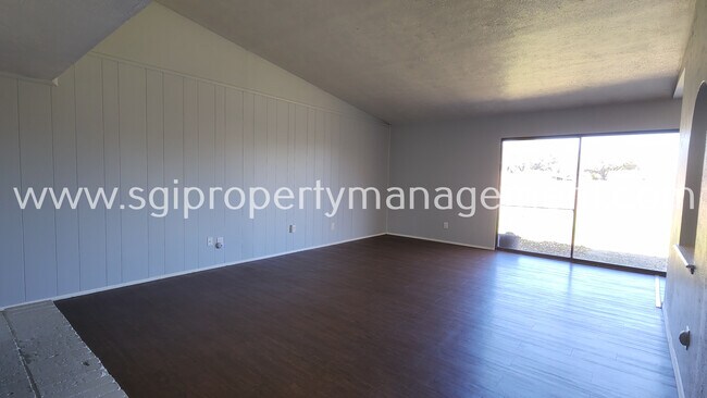 Foto del edificio - Great 3 BR Single Level in Grand Prairie!!
