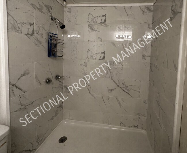 Foto del edificio - 715-719 N Center St