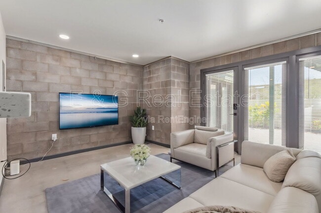 Photo - 129 N 11th Ave Apartment