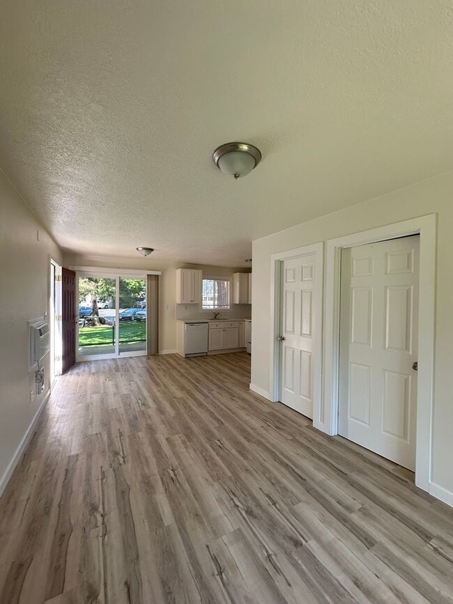 Foto del edificio - BRAND NEW Studio Apartment.  Flat Monthly ...