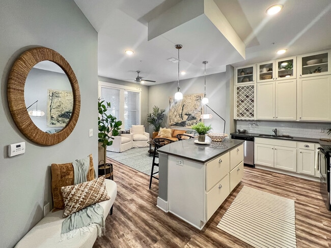 Building Photo - Novus Westshore